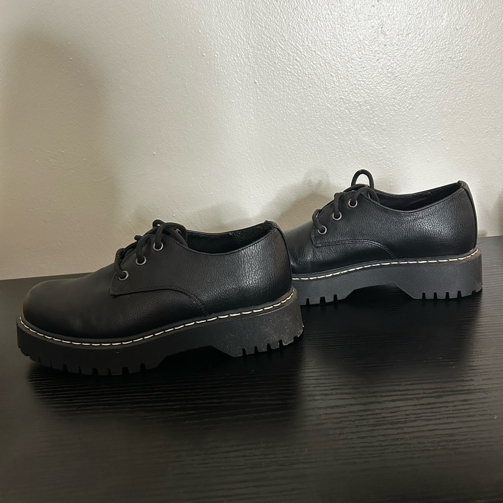Classic Black Women's Lace-Up Dress Shoes